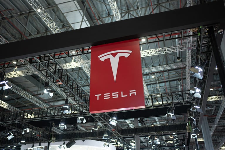 Tesla's Shanghai Megafactory Launches First Megapack, Boosting Sino-U.S. Energy Collaboration