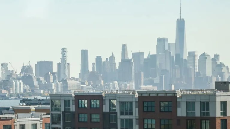 Report Claims 400,000 NYC Students in Underperforming Schools; Sparks Debate on Funding and Standards