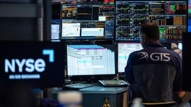 US Bond Market Struggles Amid Rising Yields, Inflation, and Geopolitical Tensions