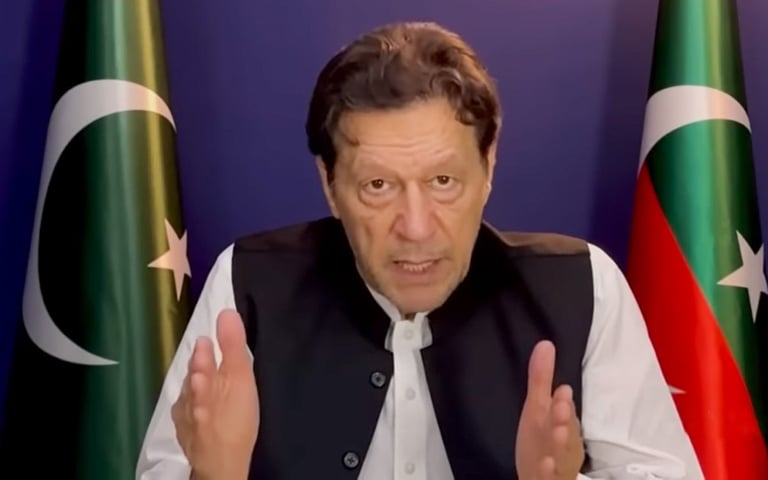 Cricket Legends Urge Pakistan for Fair Treatment of Imran Khan Amid Health Crisis in Jail