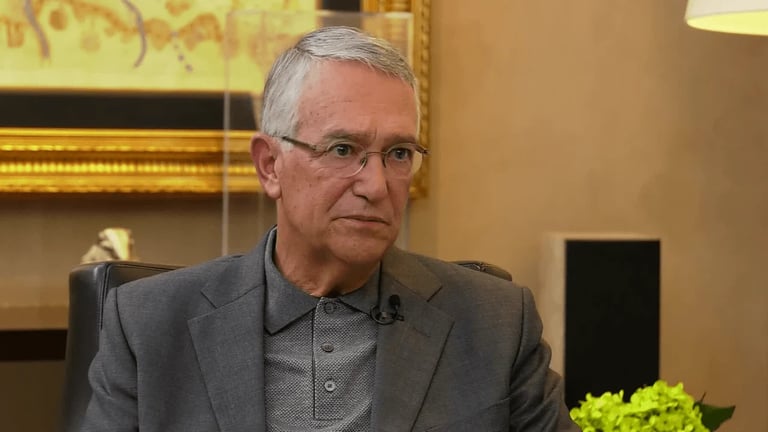 Mexican Billionaire Salinas Bets 70% of Wealth on Bitcoin, Eyes Presidency Run in 2030