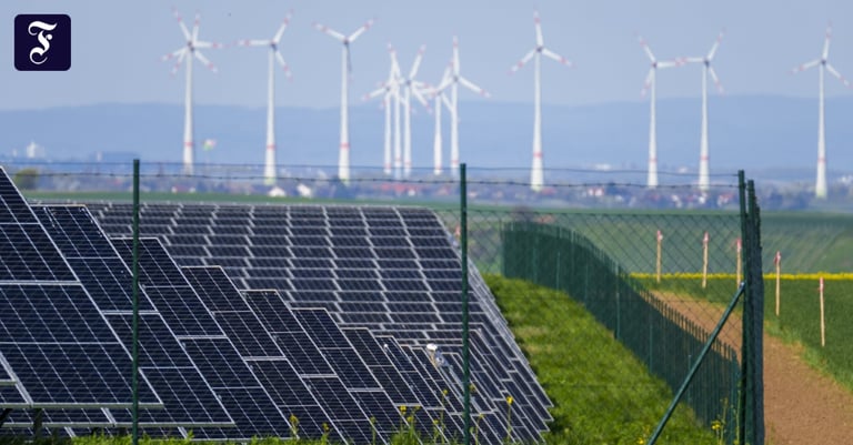 EU Surges to 47% Renewable Energy Amidst Global Shift from Fossil Fuels