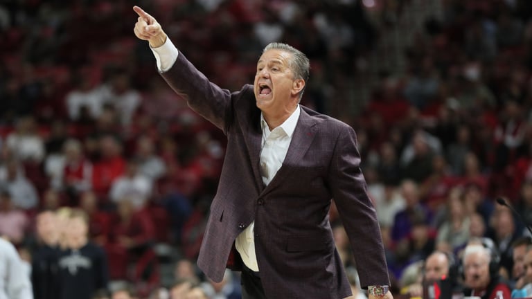 Calipari Leads Arkansas to Victory in Coaching Debut, Razorbacks Triumph Over Lipscomb 76-60