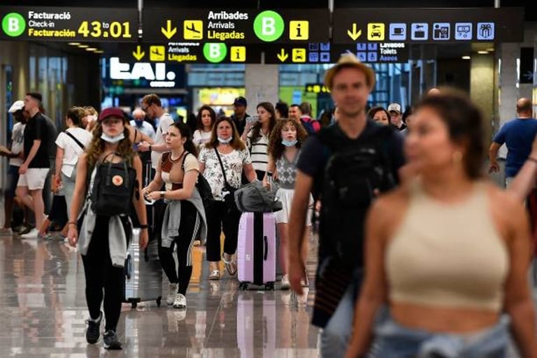 AI 'Lie Detectors': New Hurdle for UK Tourists Entering Europe Post-Brexit