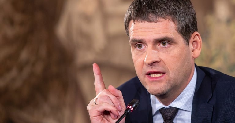 Lithuanian Politician Convicted for Anti-Semitic Posts, Faces €5,000 Fine Amidst Political Turmoil