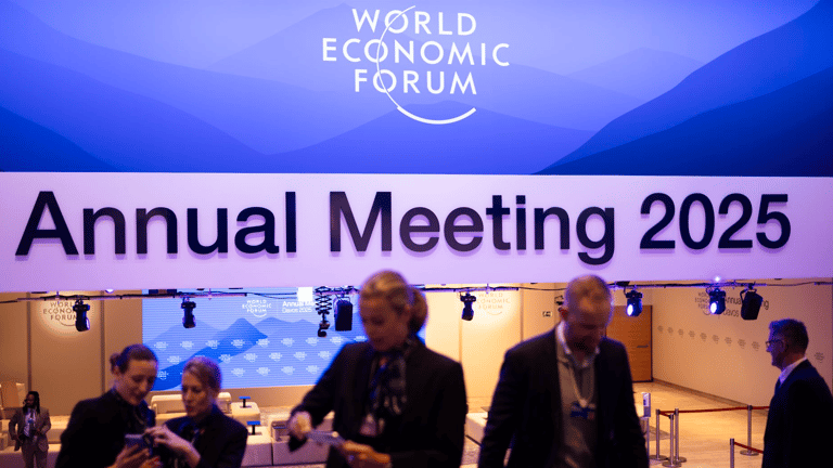 China's Economic Resilience and AI Potential Highlighted at WEF 2025 Amid Global Uncertainty