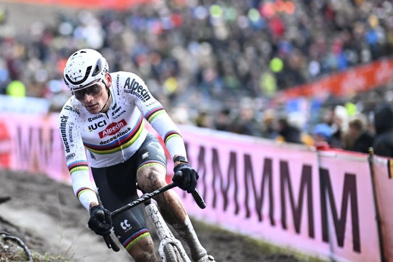 Van der Poel Dominates Zonhoven Cyclocross for Record Fifth Win