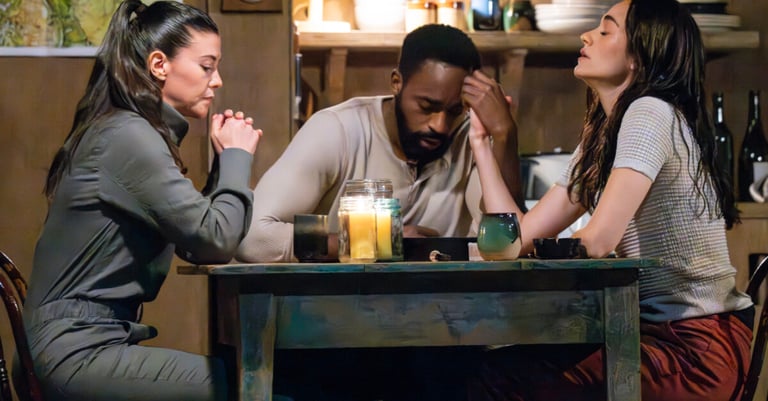 Off-Broadway Play 'Walden' Debuts: Sci-Fi Drama Shifts Focus to Family Dynamics