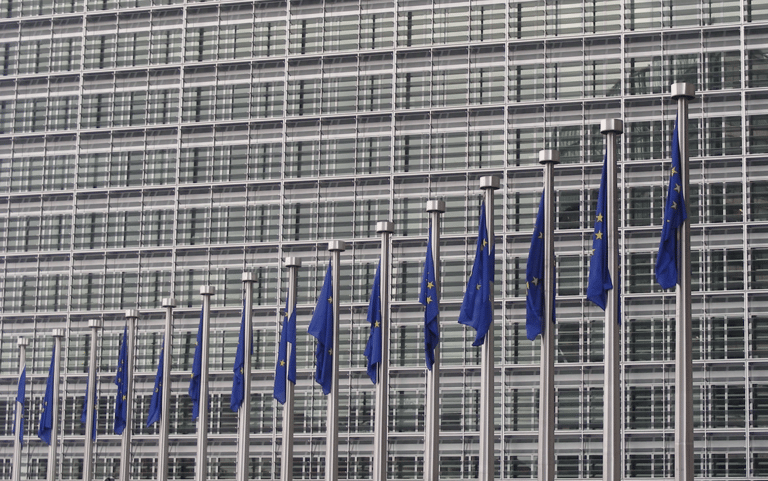 EU Reserves Satellite Spectrum for European Firms, Risks Tension with U.S. Over Access