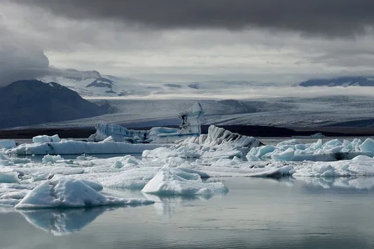 Tourist Dies, Two Missing in Iceland Glacier Ice Cave Collapse