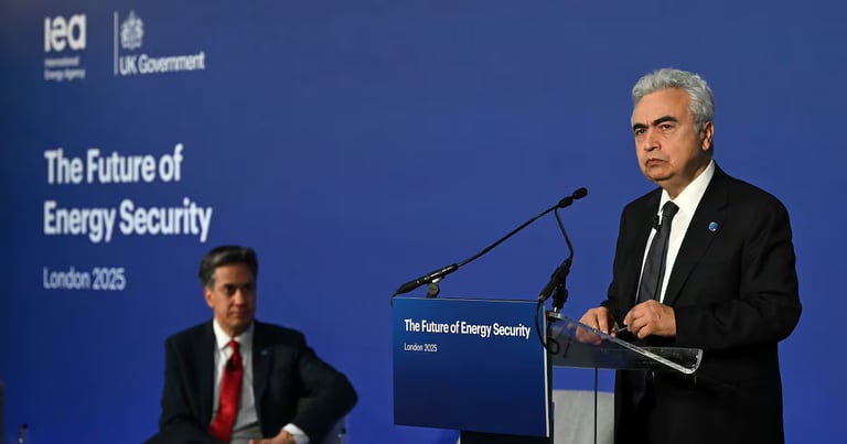 UK Hosts Energy Summit: Clean Power vs. Fossil Fuels Amid Global Tensions