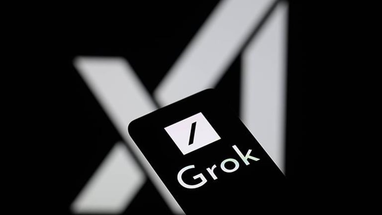 xAI Unveils Grok Vision: Revolutionizing AI Chat with Real-Time Visual Interaction and Multilingual Voice Mode