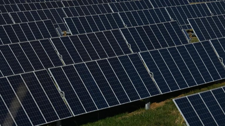 Victoria Invests $370M in State-Owned Solar Energy Park, Aims to Power 51,000 Homes