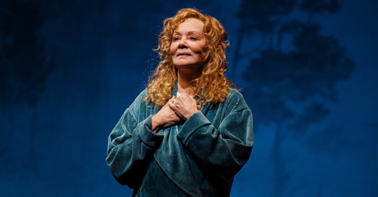 Jean Smart Shines in Powerful Solo Play 'Call Me Izzy' Tackling Domestic Violence on Broadway