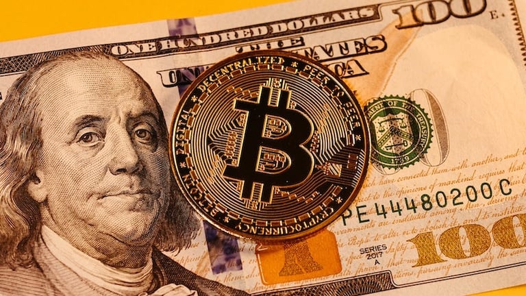 Fears Over Digital Currencies Threaten US Dollar Supremacy