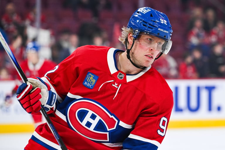 Patrik Laine's Free Agency Saga: Maple Leafs and Flyers Lead Suitors Amid Injury Concerns and Market Volatility