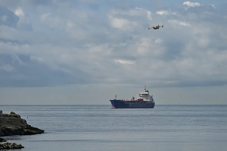 France Fines and Releases Russian 'Ghost Fleet' Tanker, Eyes Tougher Maritime Penalties