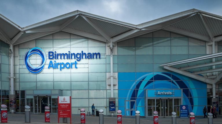 UK Flight Delays Drop in 2024 Amid ATC Staffing Fixes, Yet Challenges Persist