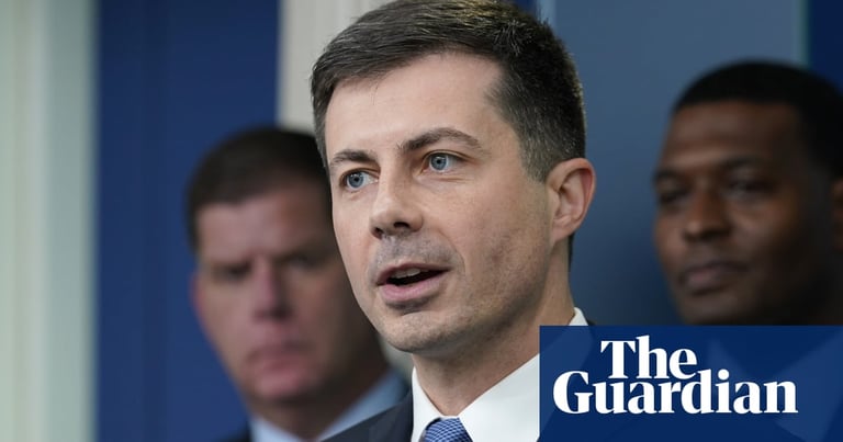 Transport Chief Warns as Tesla Driver Films AR Headset Stunt