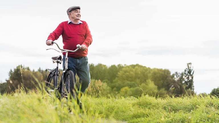 Active Seniors Show Slower Brain Decline: Study Links Walking to Cognitive Health Benefits