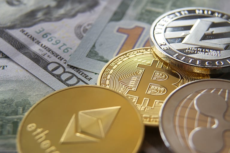 Singapore Gulf Bank Secures Bahrain License, Eyes $50M Raise for Stablecoin Acquisition by 2025