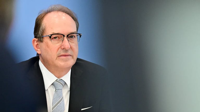 Dobrindt Calls for Reforms in Self-Determination Law to Prevent Gender Identity Exploitation