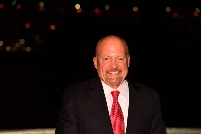 Jim Cramer Urges Apple Stock Buy Amid Excitement Over iPhone Duo and Smart-Home Expansion