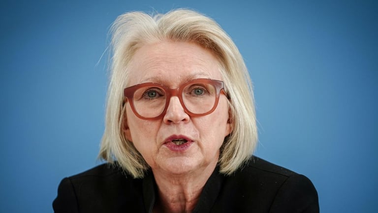 German Economic Expert Calls for Pension Reform: Raise Retirement Age, Abolish 'Rente mit 63'