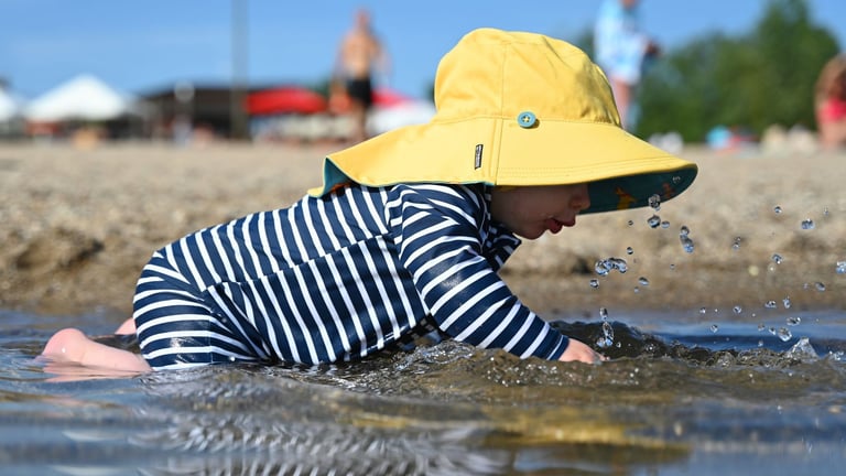 EU Bathing-Water Ratings Overlook Chemical Pollutants, Risking Public Health