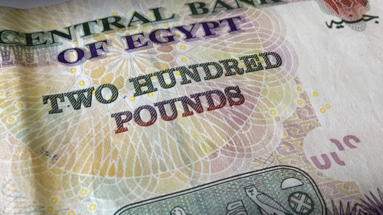 Egypt Hikes Interest Rates by 6% to Tame Inflation, Pound Dives by Half