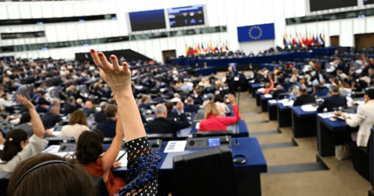 EU Parliament Condemns Serbia's Repression, Calls for Justice and Democracy Amid Mass Protests