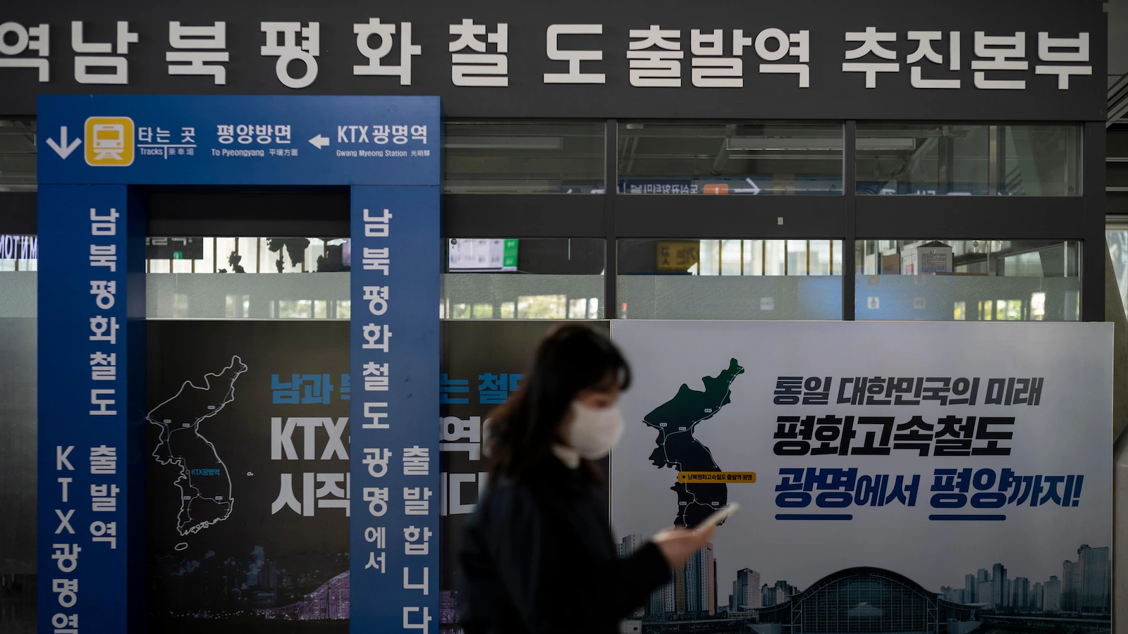 South Korea Balances Nuclear Fears and Everyday Life Amid Heightened North Korean Threats