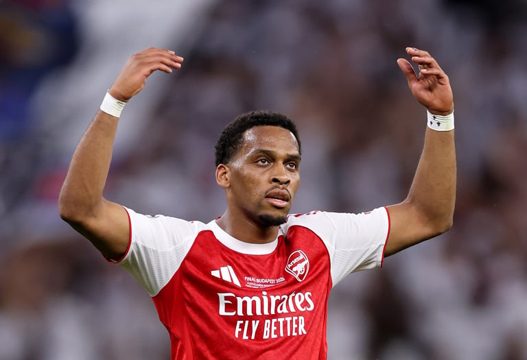 Arsenal's Timber Returns to London for Rehab, Raises Defensive Concerns Amid Injury Woes