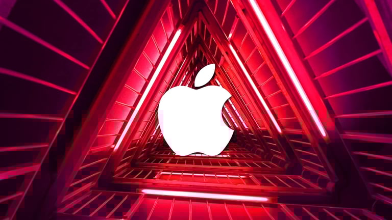 Apple's Delay in Disclosing iPhone Spyware Exploit Sparks Transparency Concerns