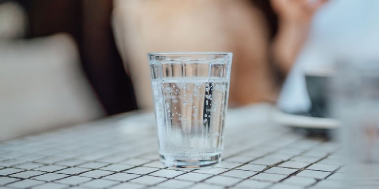 Study: Carbonated Water's Limited Impact on Weight Loss and Blood Sugar Levels Explored