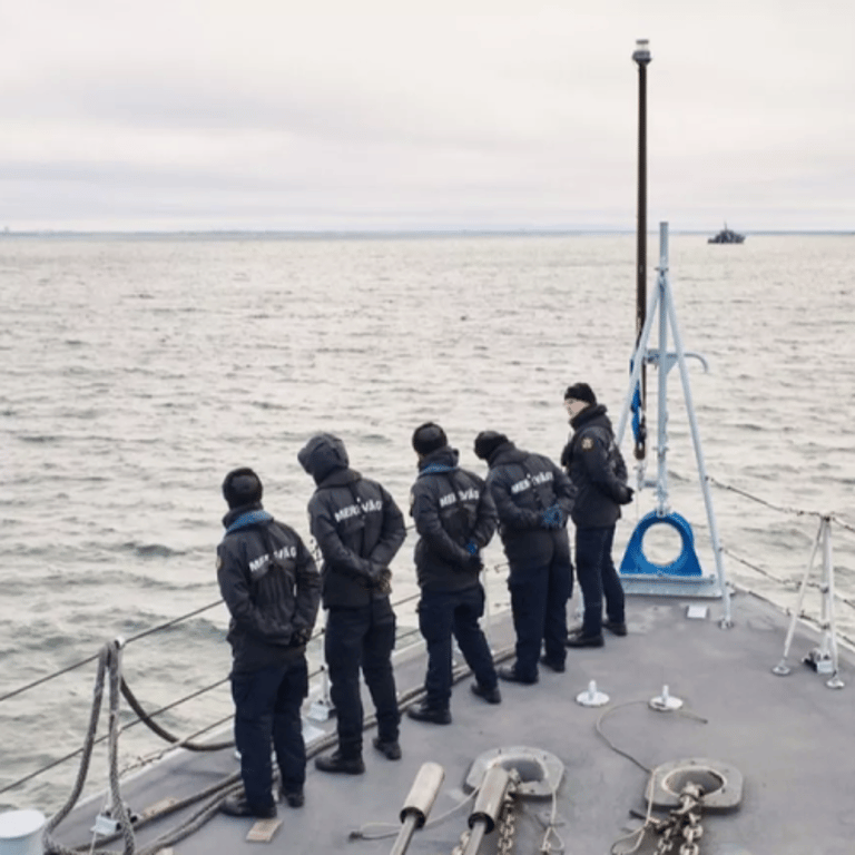 Poland's Military Thwarts Russian 'Shadow Fleet' Maneuver Near Key Baltic Power Cable