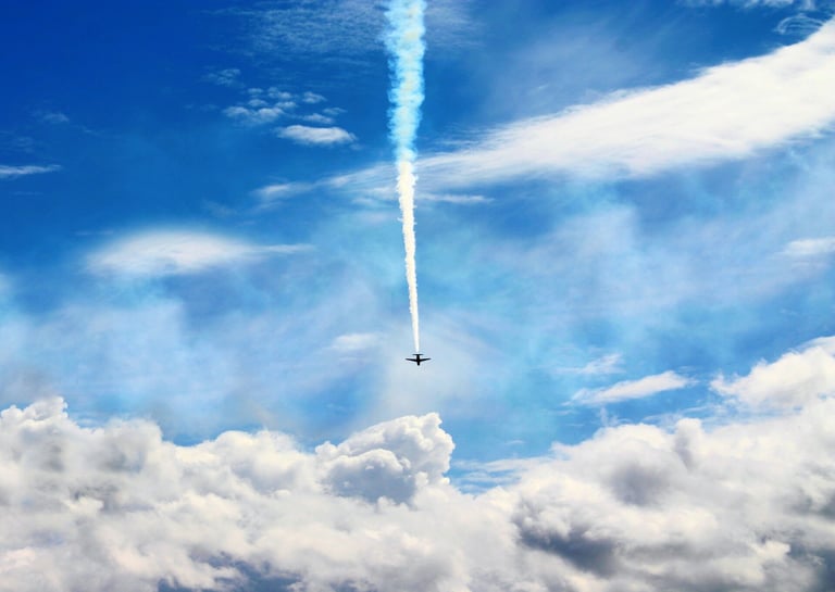 Study: High-Altitude Flights Cut Carbon but Boost Climate-Warming Contrails