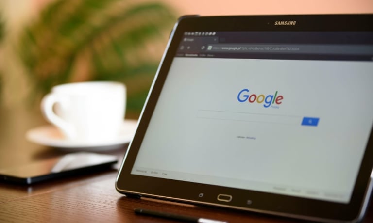 Google Unveils Audio Overviews: Podcast-Style Summaries for Efficient Search Results