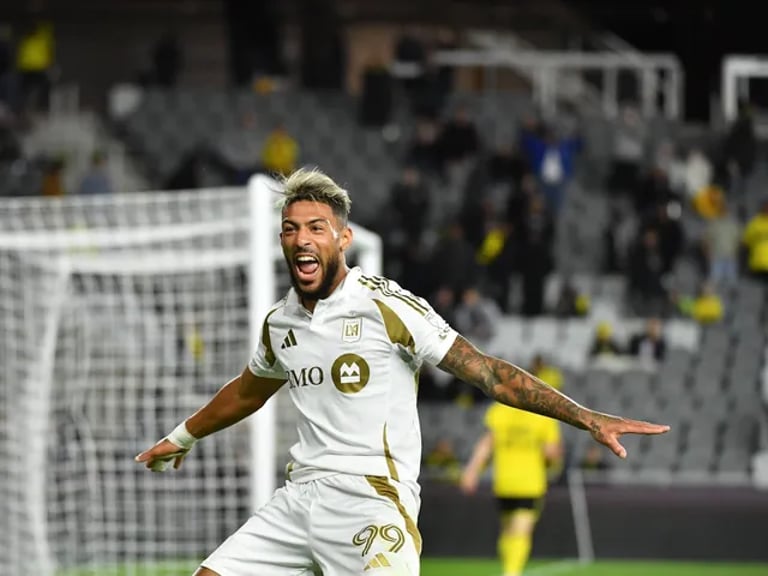 LAFC Set to Extend Unbeaten Streak Against Struggling Galaxy in Final El Trafico Clash of the Year