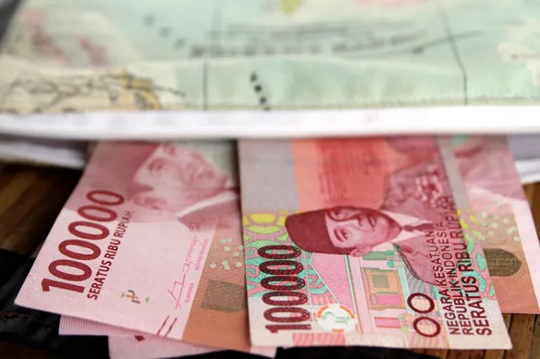 Indonesia's Consumer Spending to Surge by 2025: Strong Rupiah and Easing Inflation Boost Growth