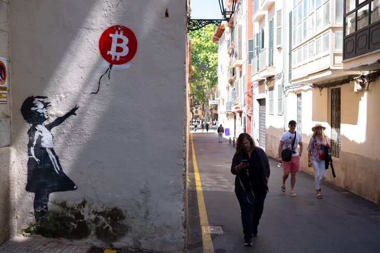 Trump's Bitcoin Policy Spurs Corporate Gold Rush, Companies Stockpile Nearly 100K BTC Amid Volatility Concerns
