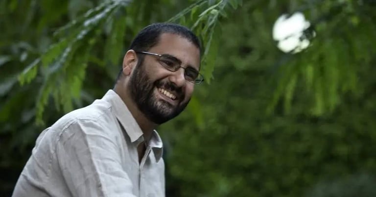 Pro-Democracy Activist Alaa Abd El-Fattah Freed from Egyptian Prison Amid Global Diplomatic Pressure