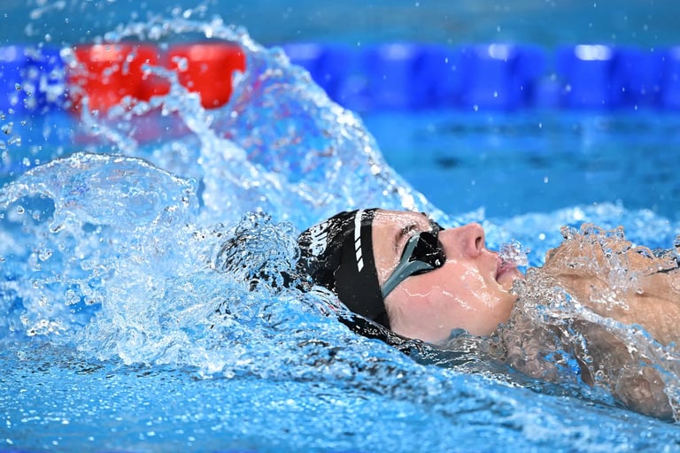 Slovak Swimmer Tamara Potocka Collapses at Paris Olympics, Delays Events for Medical Emergency