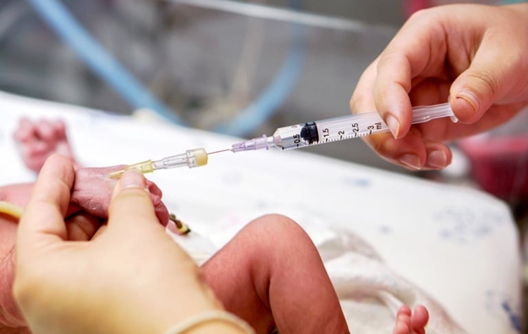 Antibiotics Disrupt Infant Immunity: Study Reveals Gut Microbiome’s Critical Role in Respiratory Defense