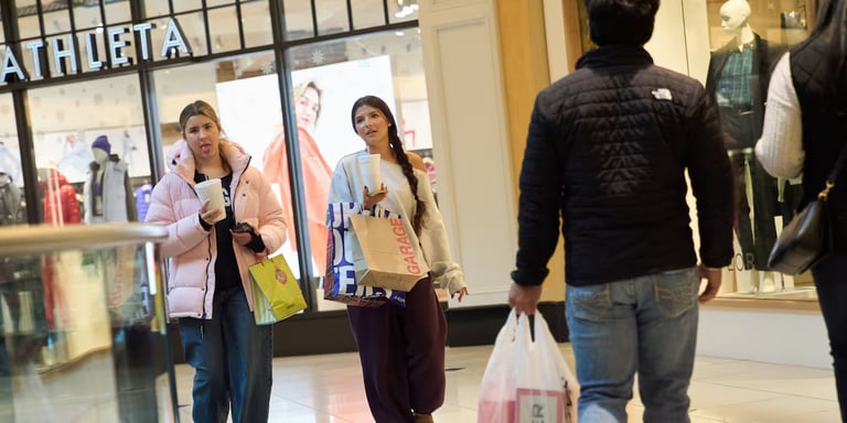 U.S. Inflation Eases to 2.7% as Fed Faces Tough Rate Decision Amid Data Concerns