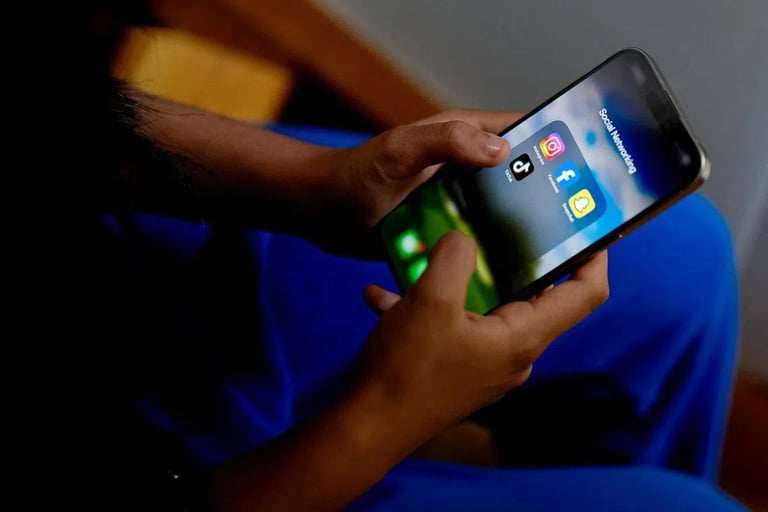 Australia's Under-16 Social Media Ban Fails Initial Age Verification Tests, Exposing Regulatory Gaps