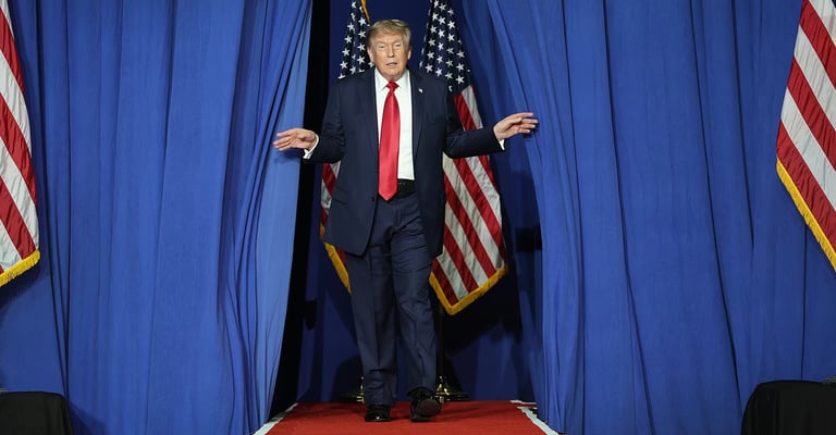 Trump's Team Strategizes Nationalizing Midterms Amid Economic Concerns and Low Approval Ratings