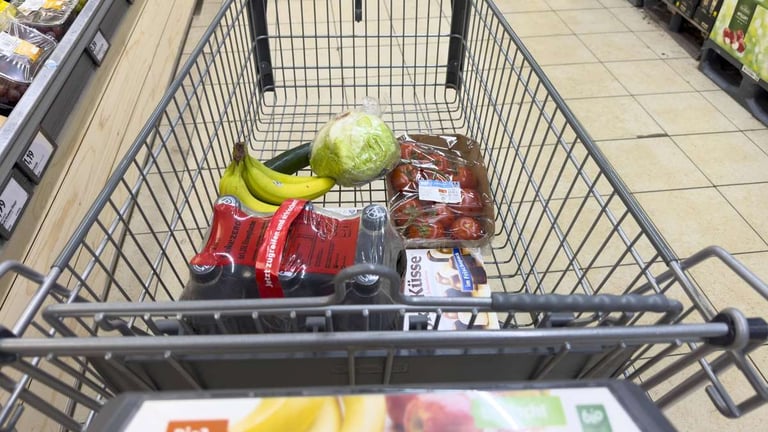 Aldi Recalls Sweet Valley Cherries Over Glass Shard Risk in Germany