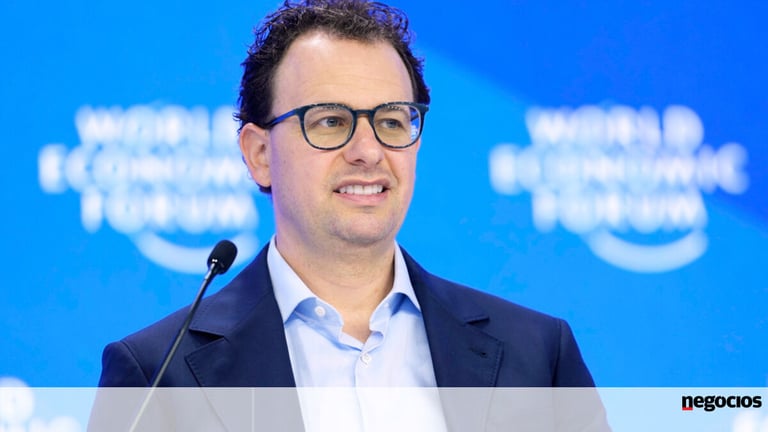 Anthropic Eyes 2026 IPO, Targets $350 Billion Valuation Amid AI Industry Shakeup