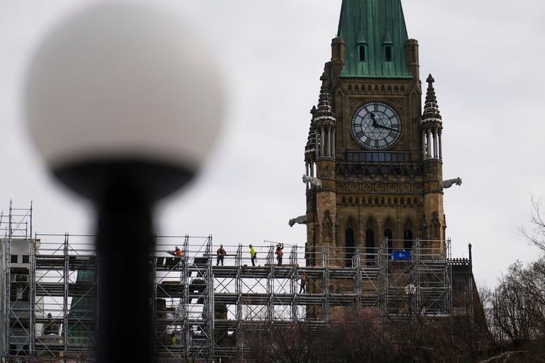 Rising Interest Rates Double Debt Costs, Threaten Economic Stability in Canada and U.S.